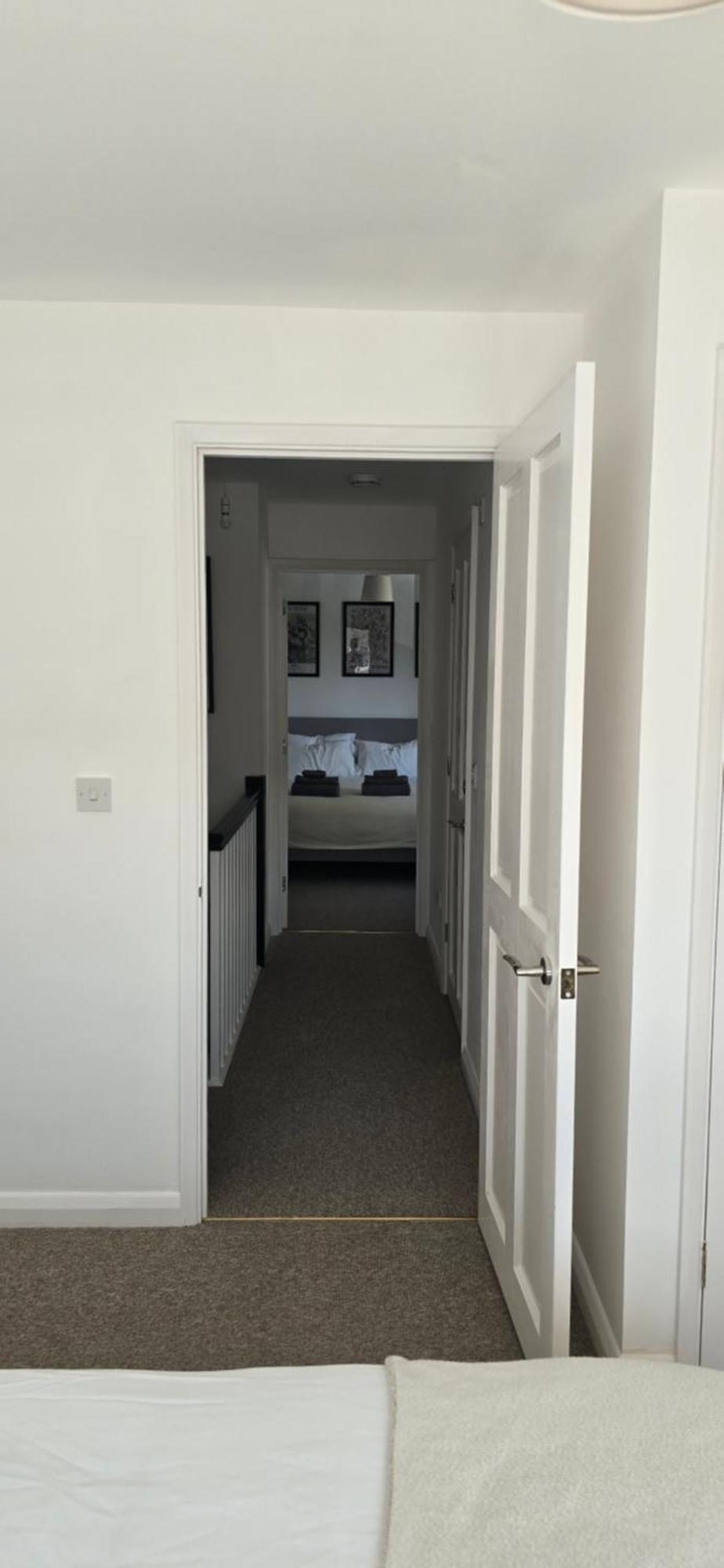 Centre 2-bedroom Serviced Accommodation-apartment - Pennyville *