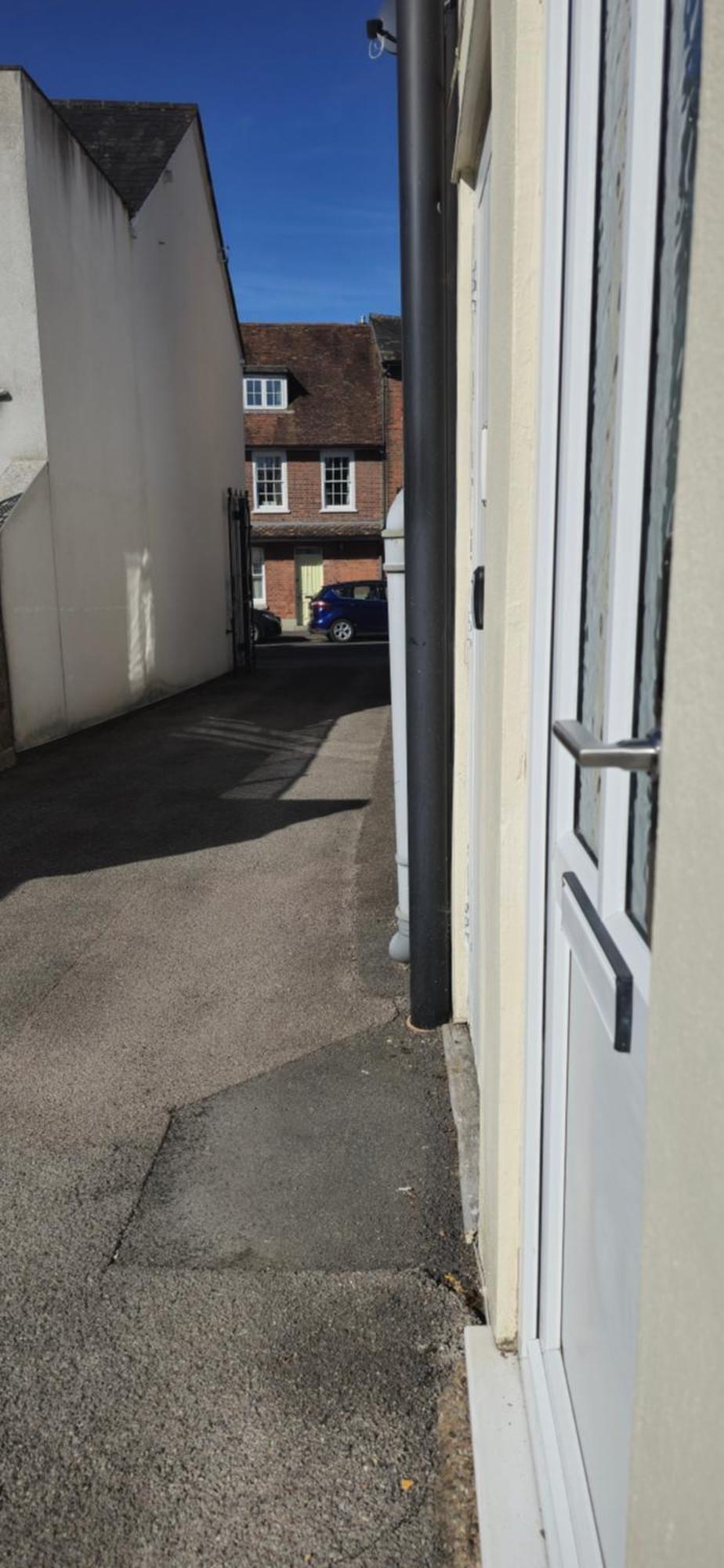 Centre 2-bedroom Serviced Accommodation-apartment - Pennyville Salisbury