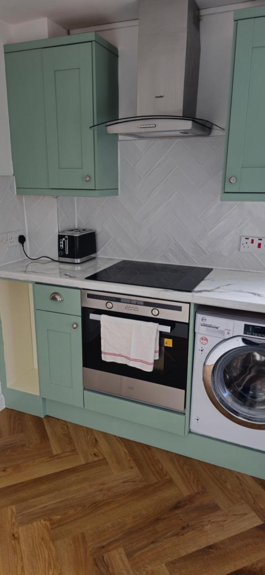 Centre 2-bedroom Serviced Accommodation-apartment - Pennyville * Salisbury