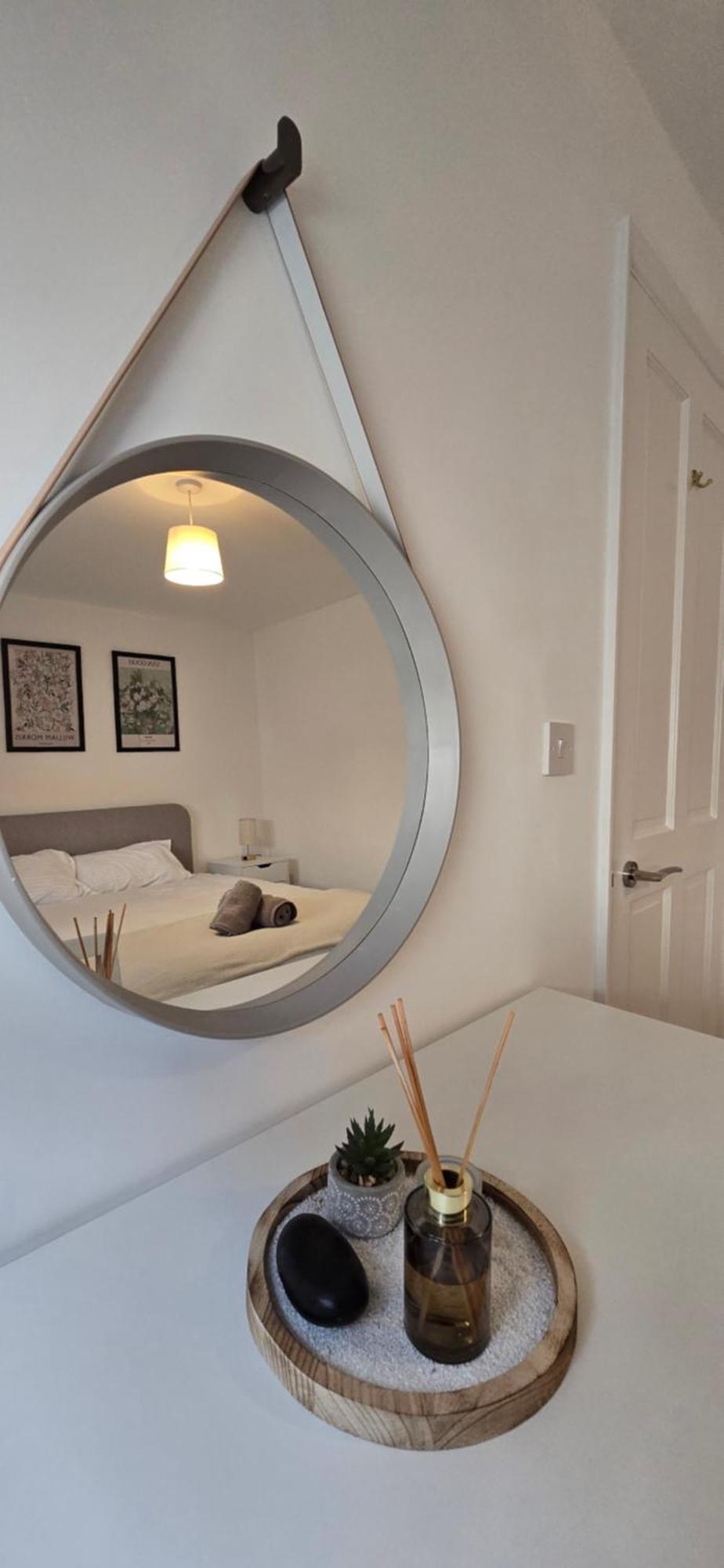 Centre 2-bedroom Serviced Accommodation-apartment - Pennyville Salisbury